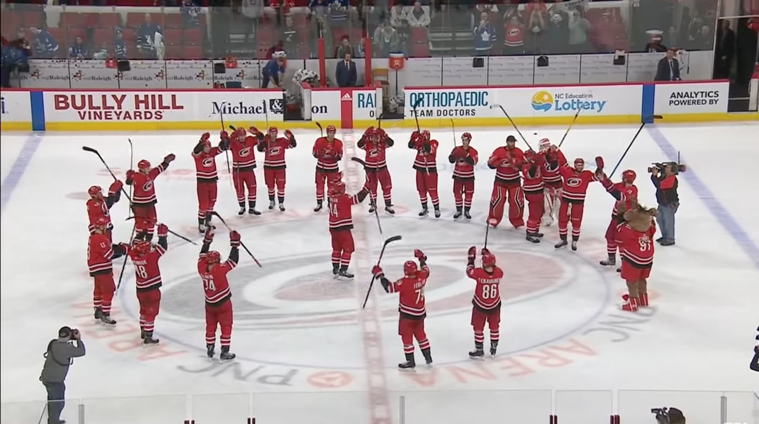 Hurricanes: une gestion des contrats qui fait jaser