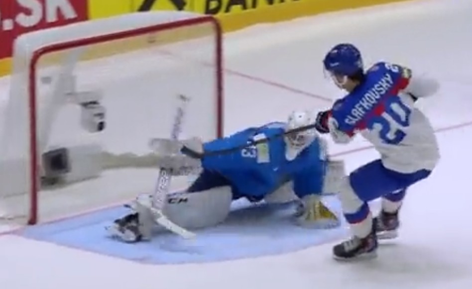 Juraj Slafkovsky se porte volontaire pour jouer à la gauche du duo Suzuki-Caufield