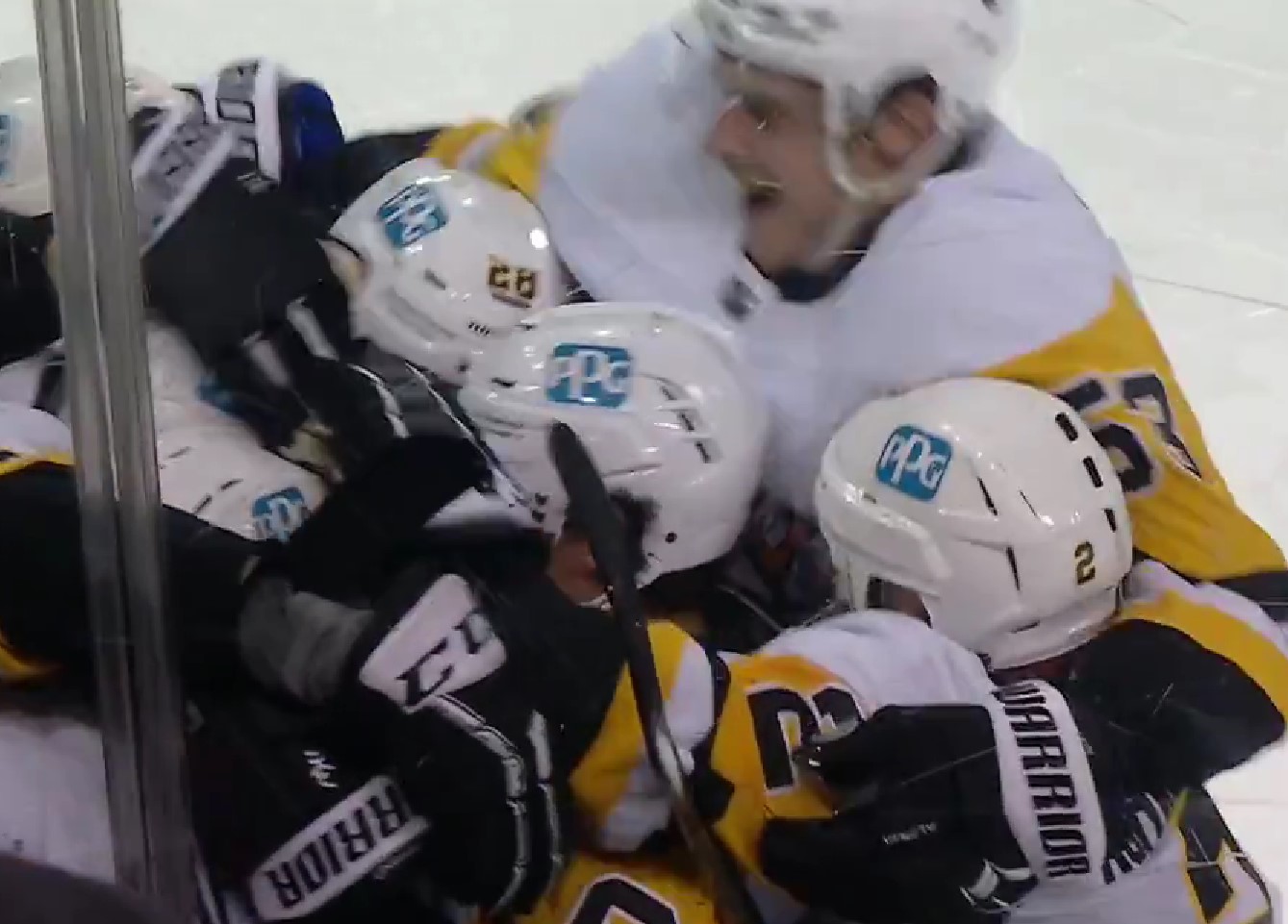 Séries en bref : les Penguins remportent un marathon de plus de 106 minutes de jeu