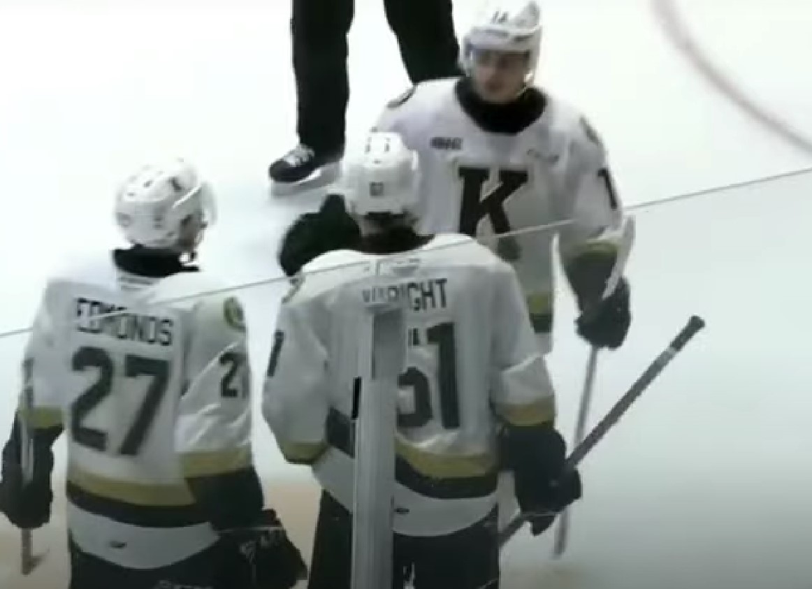 Shane Wright et les Frontenacs sont éliminés