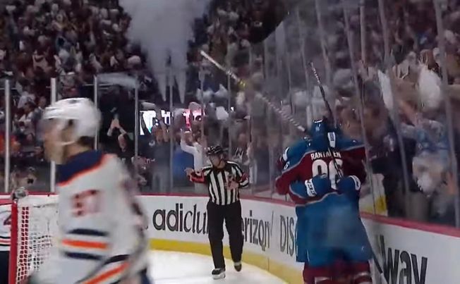 Séries en bref : l'Avalanche l&#8217;emporte facilement 4 à 0 face aux Oilers