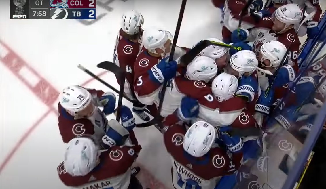 Séries en bref : l'Avalanche l&#8217;emporte en prolongation et mène désormais 3 à 1 face au Lightning