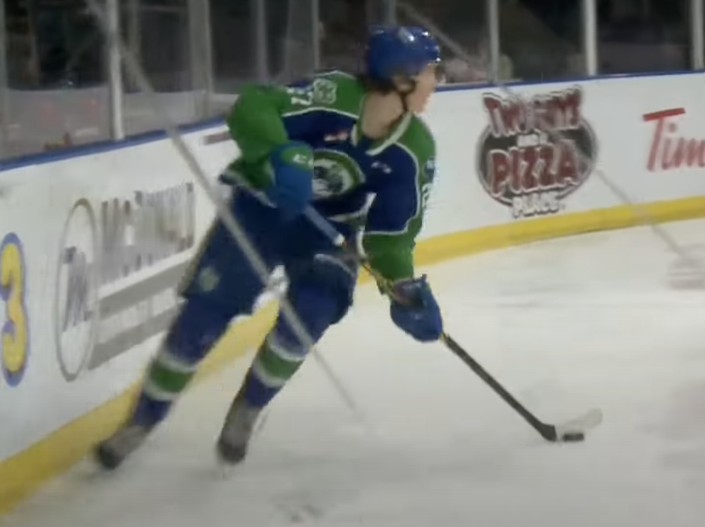 L'espoir Owen Pickering s'inspire du jeu défensif de Joel Edmundson