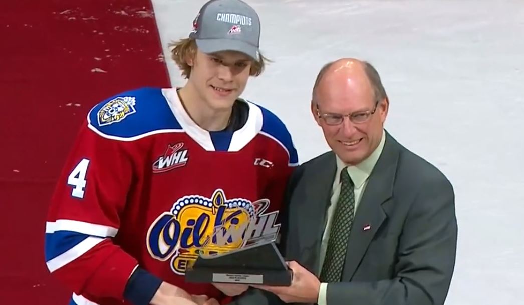 Kaiden Guhle nommé joueur le plus utile (MVP) des séries dans la WHL
