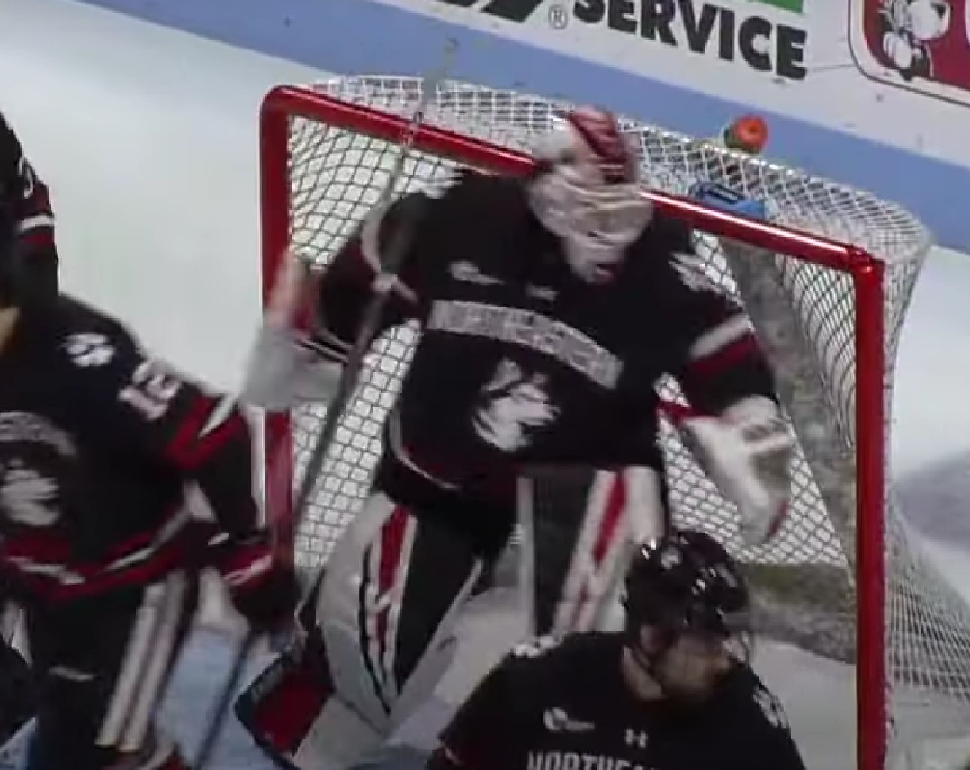 Devon Levi se réjouit du succès de Cayden Primeau