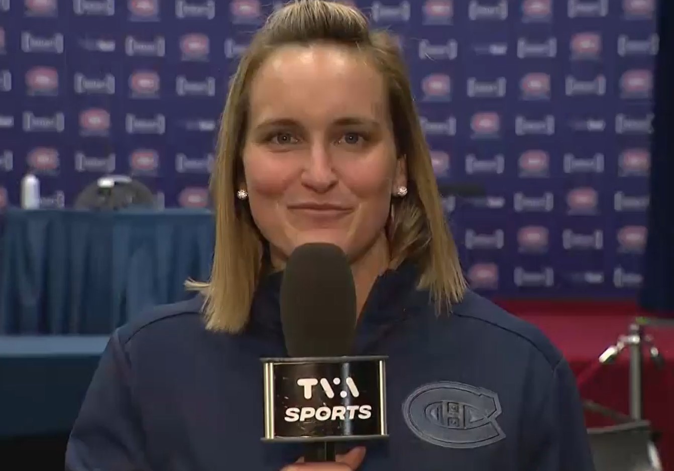 L&#8217;embauche de Marie-Philip Poulin est saluée d'un peu partout dans le monde du hockey