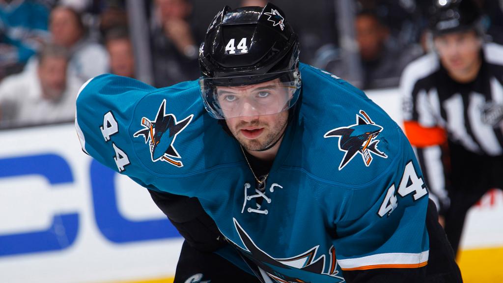 Marc-Édouard Vlasic croit que les Sharks visent toujours les séries