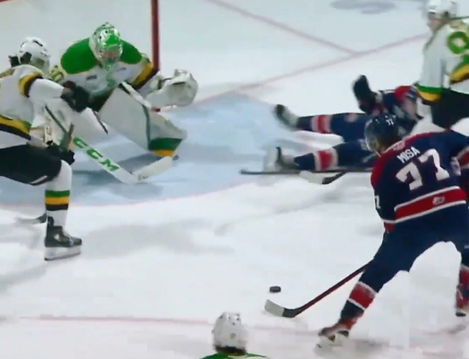 À 15 ans, Michael Misa mène la OHL au chapitre des buts (à égalité)