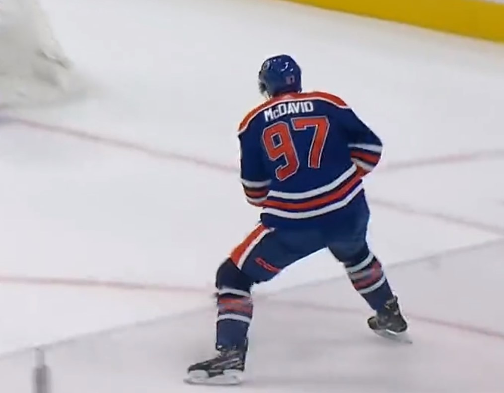 Top-4 : Tour du chapeau en lever de rideau pour Connor McDavid