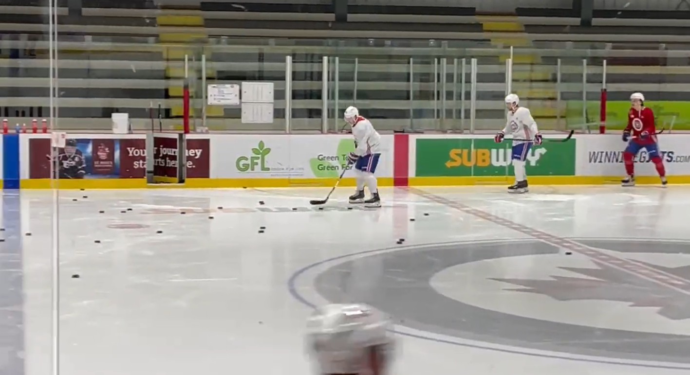 Evgenii Dadonov était sur la glace pour l'entraînement optionnel
