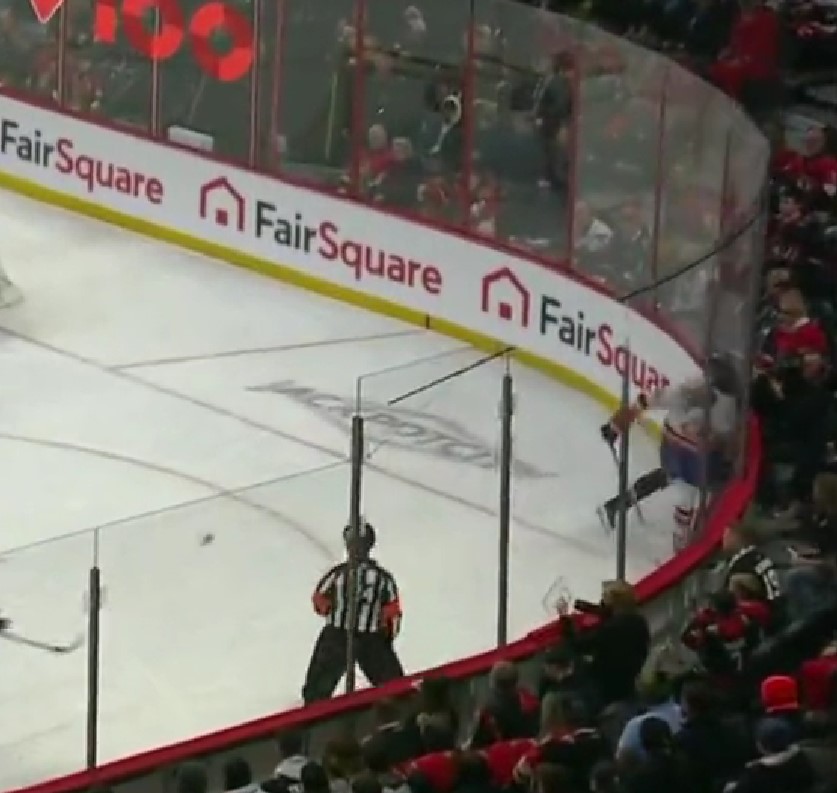 Top-3 : Alex Romanov risque d'être puni après avoir frappé Shane Pinto à la tête