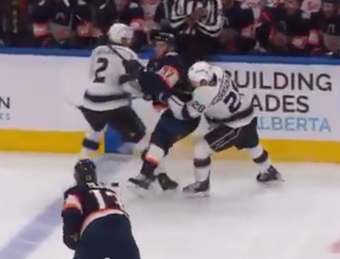 Top-3 : Connor McDavid victime d'un coup de genou