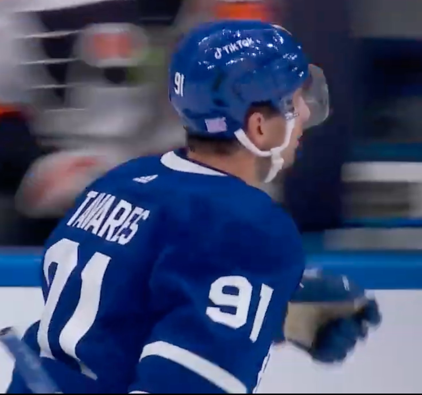 Top-4: un tour du chapeau à John Tavares met fin à la séquence de quatre défaites des Leafs