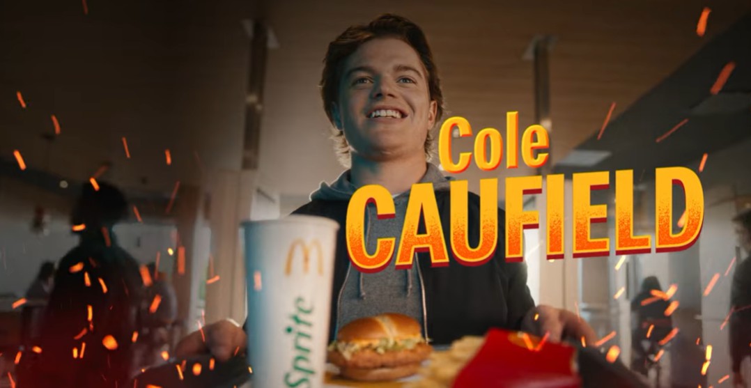 Cole Caufield redevient la vedette d'une publicité de McDonald's