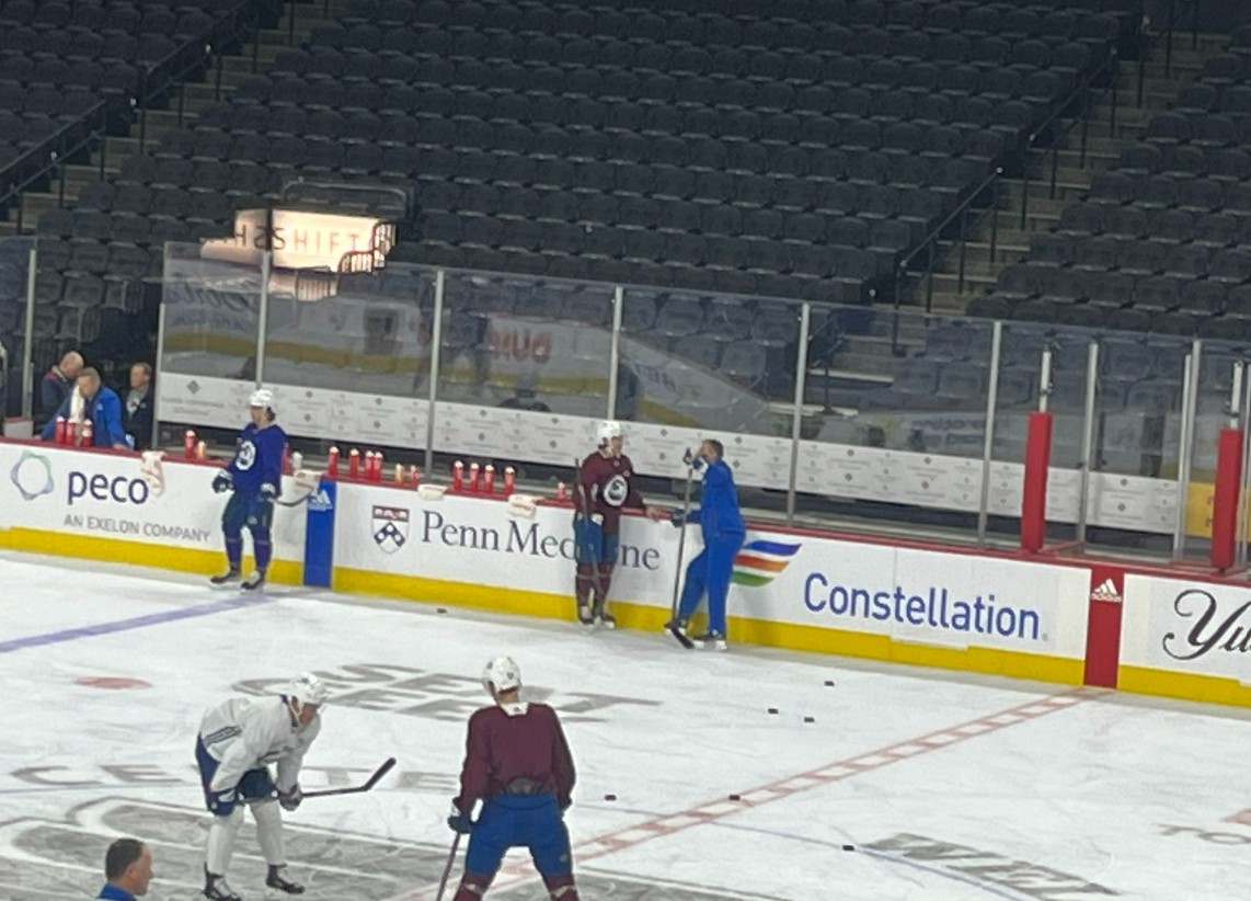 Charles Hudon a joué sur le premier trio de l'Avalanche hier soir
