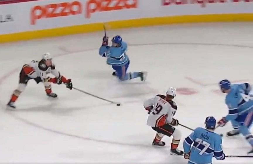 Voir Kaiden Guhle jouer à droite pour protéger Joel Edmundson est illogique