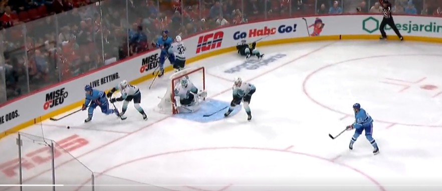 Jake Evans ne joue pas comme un gars qui veut repêcher Connor Bedard