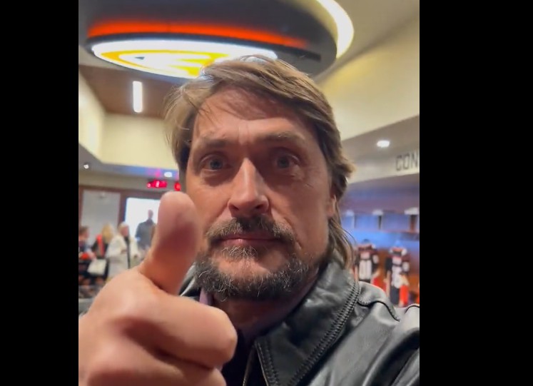 Connor Bedard a déjà sa place dans le vestiaire des Ducks (grâce à Teemu Selanne)