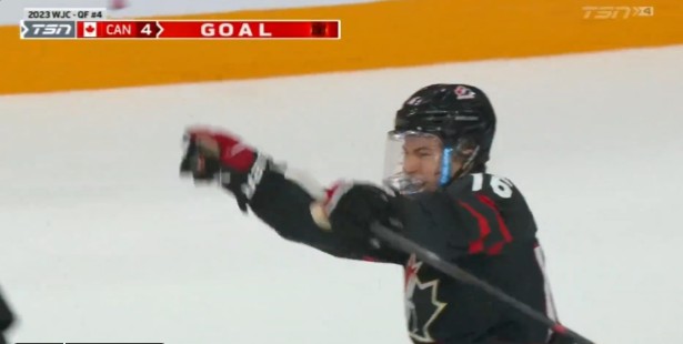 Connor Bedard : après chaque défaite des Ducks, Mason McTavish lui envoie un message