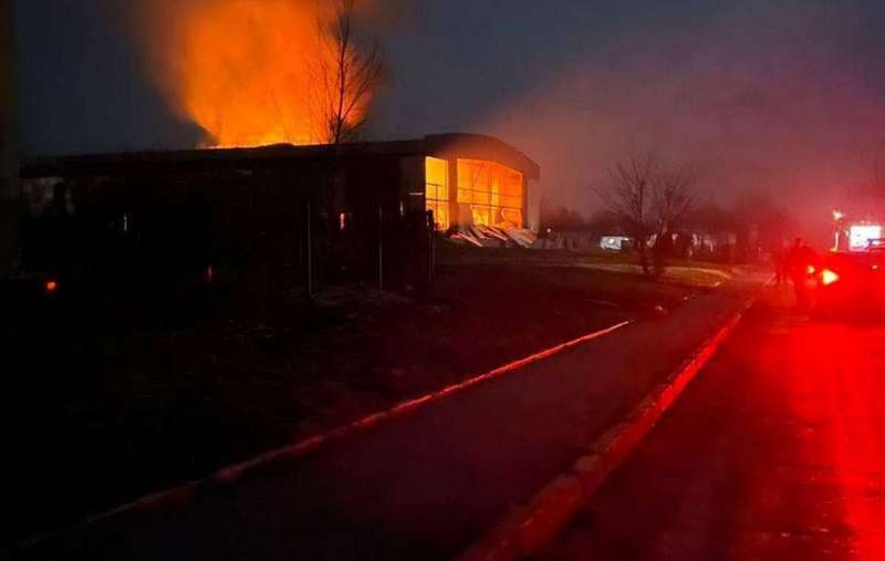 L'aréna d'une équipe de hockey ukrainienne est détruit par des missiles