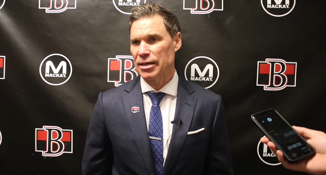 Troy Mann, congédié pour avoir fourni des infos liées au recrutement des Sénateurs?