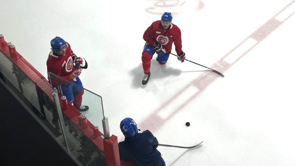 Sean Monahan et Joel Edmundson ont patiné avant l'entraînement régulier