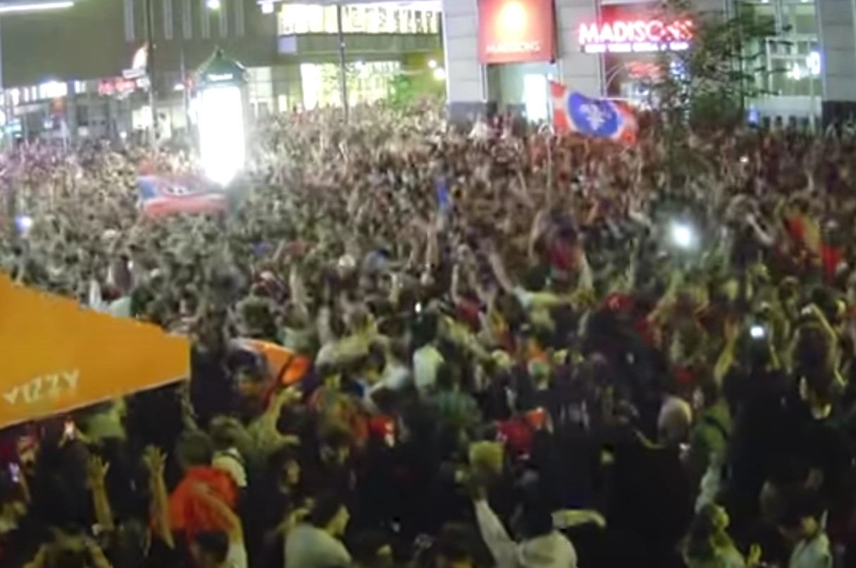 24 juin : les joueurs voulaient aller sur le toit du Centre Bell pour célébrer avec les fans