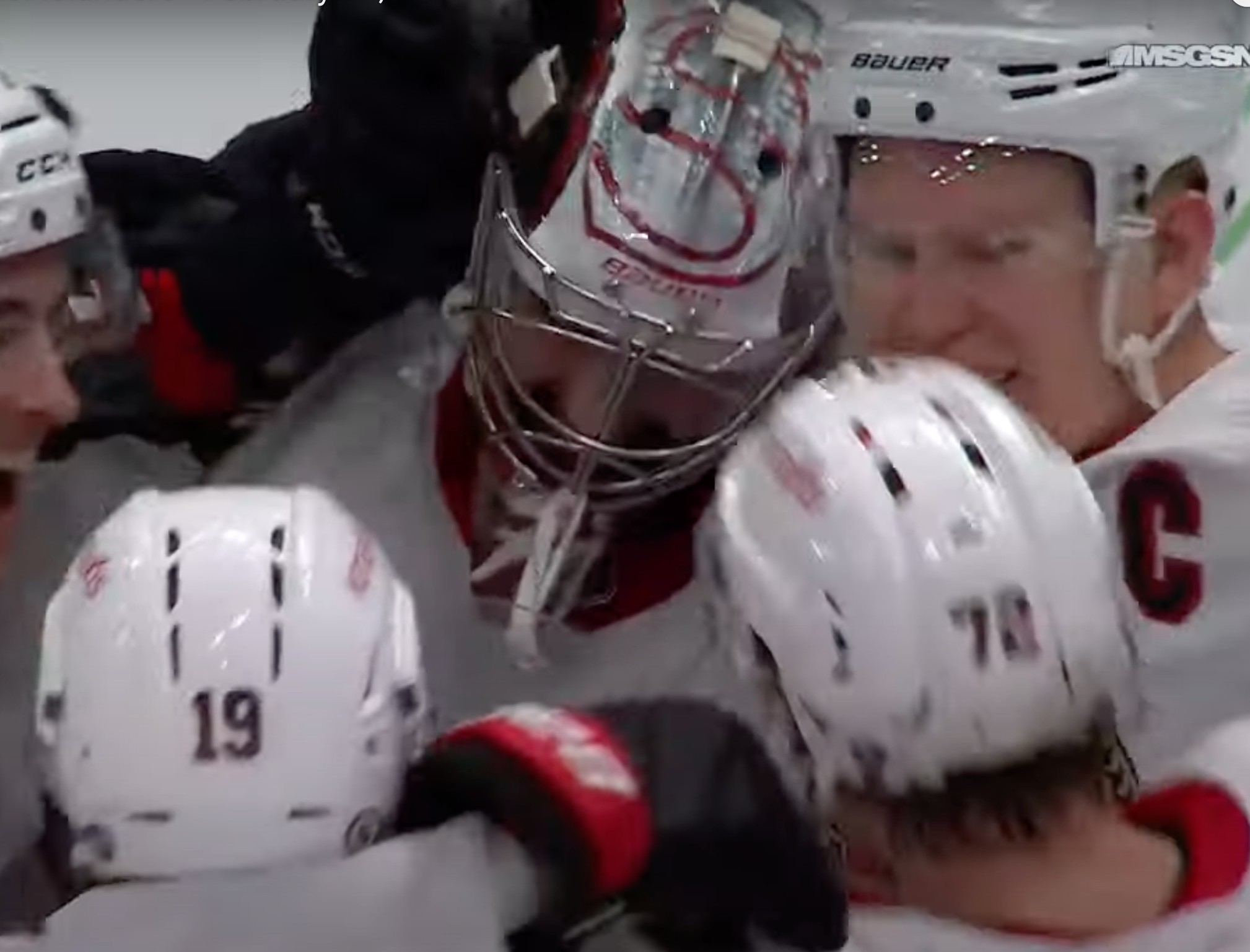 Top-5: 46 arrêts pour Kevin Mandolese à son premier match en carrière