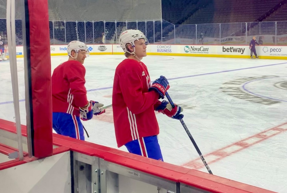 Kaiden Guhle s'est entraîné avec un chandail régulier ce matin