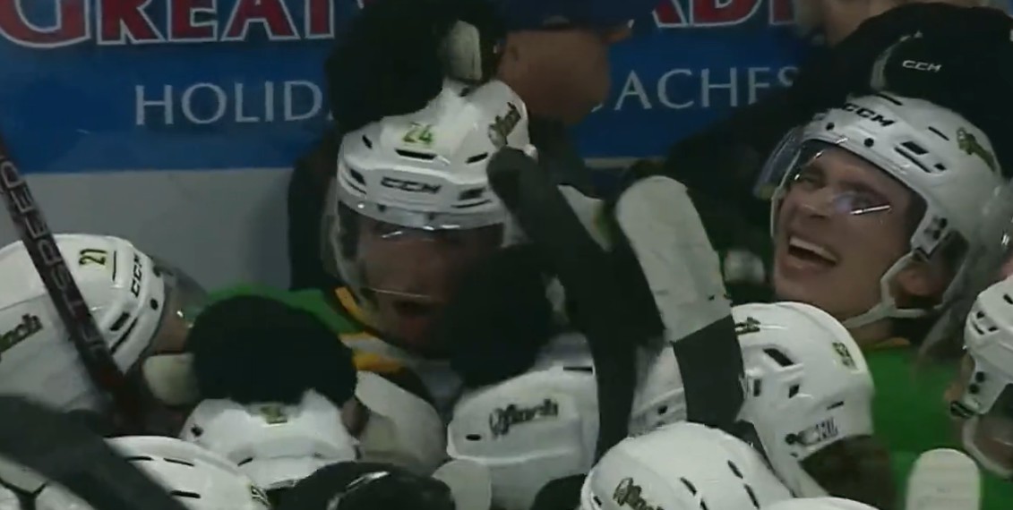 Superbe but en prolongation : Logan Mailloux atteint le plateau des 20 buts