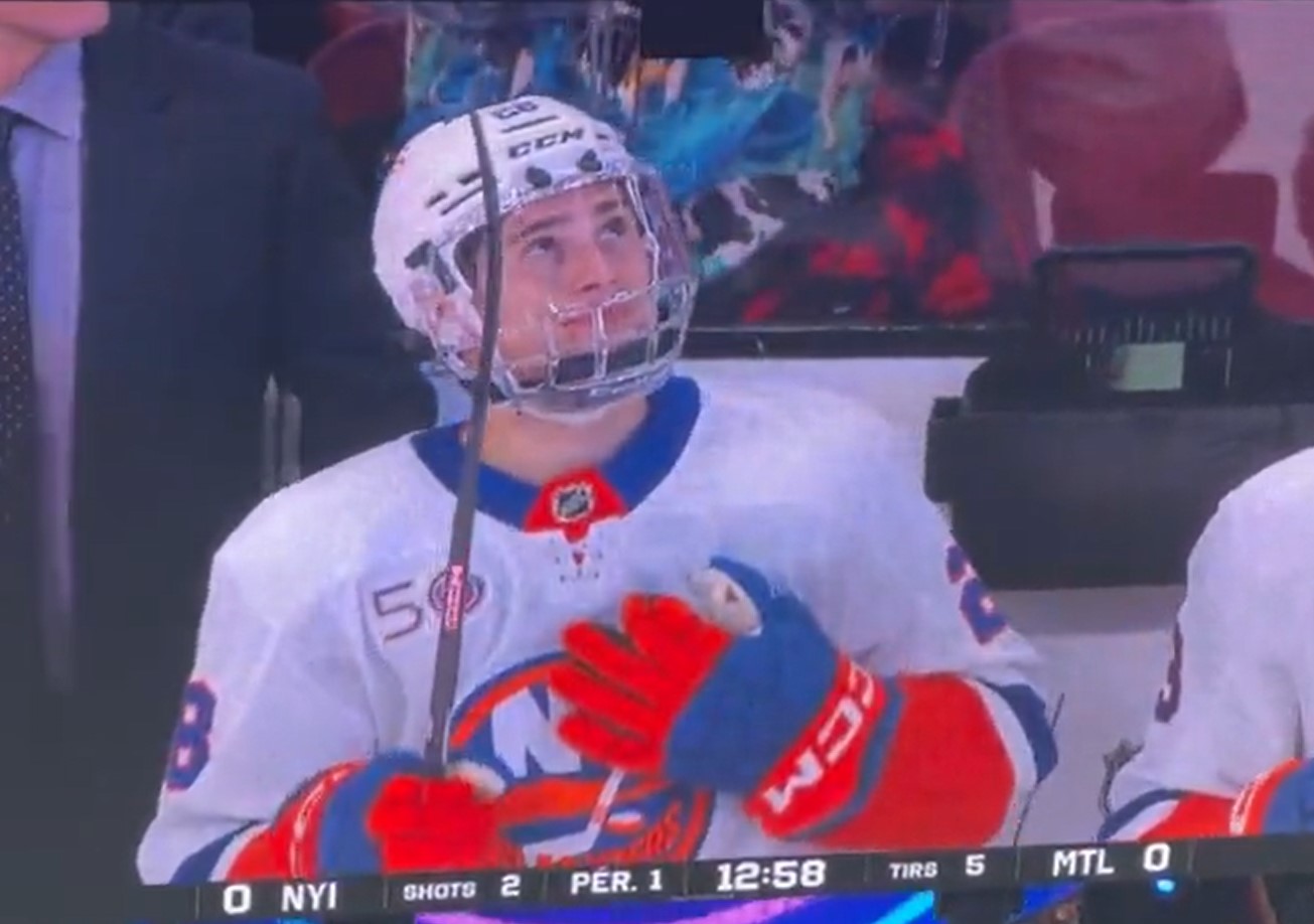 Alexander Romanov est devenu émotif quand le CH l'a honoré aujourd'hui