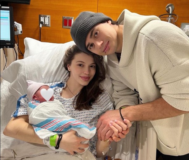 La petite fille d'Alexander Romanov est venue au monde la semaine dernière