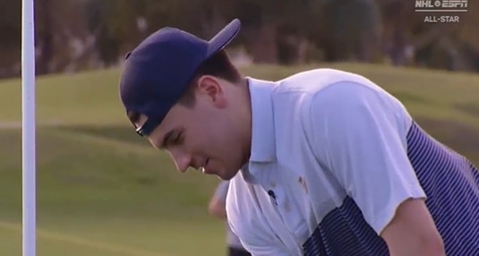 Nick Suzuki gagne l&#039;épreuve de golf «NHL Pitch ‘n Puck»