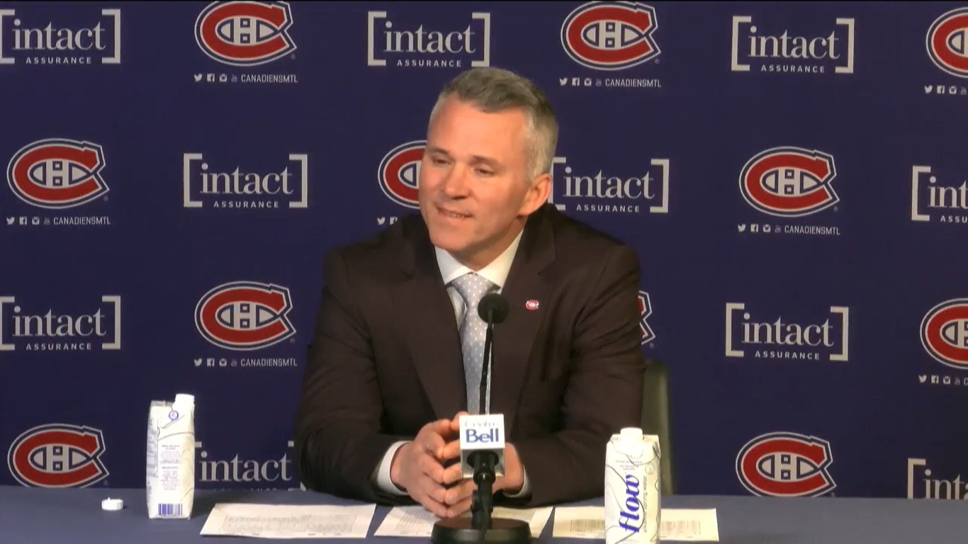 Martin St-Louis apprend à ses enfants à conduire avec le hockey