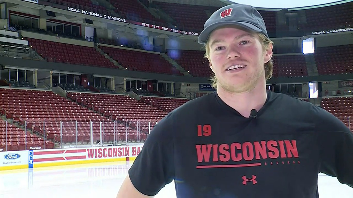 Brock Caufield, le frère de Cole, est nommé MVP chez les Badgers cette saison