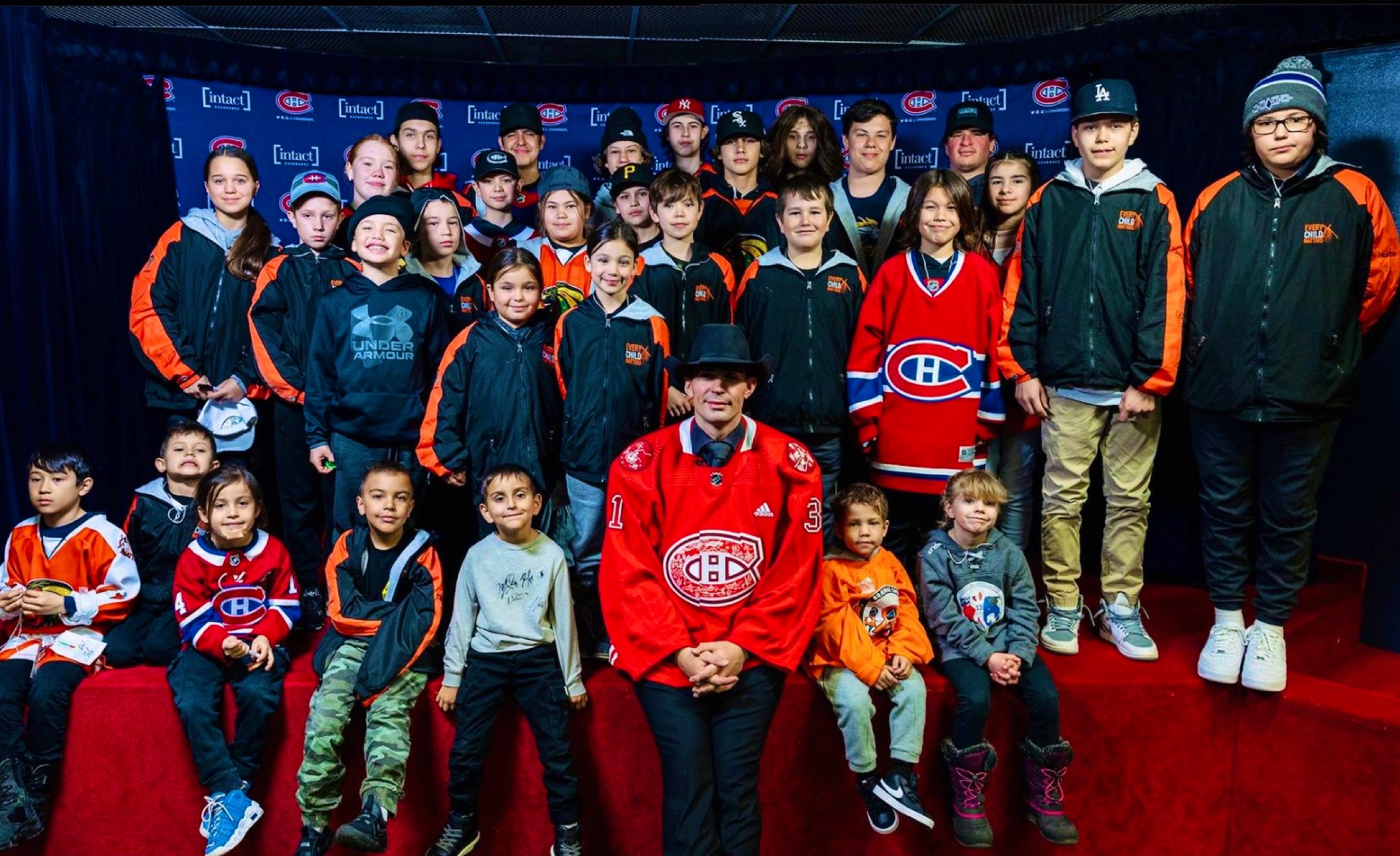 Carey Price a rencontré des jeunes hockeyeurs de Kahnawake