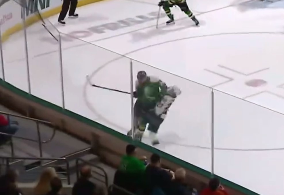 Logan Mailloux : un but, deux passes et une percutante mise en échec hier soir