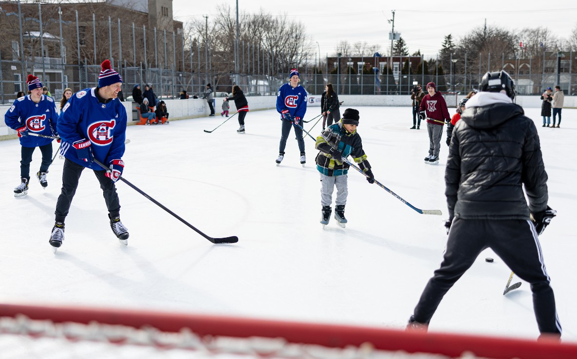 Canadien : trois Québécois sont allés jouer à Verdun avec des jeunes