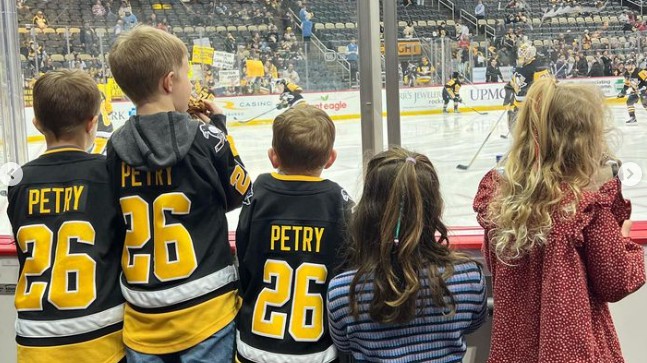 Angela Price et sa famille sont allés visiter les Petry à Pittsburgh