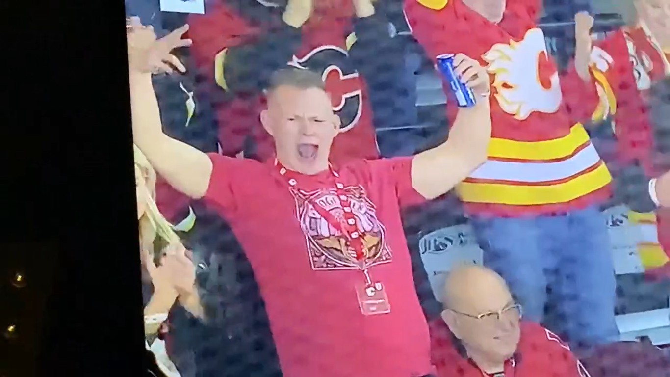 Séries : Non, Brady Tkachuk n'ira pas encourager son frère Matthew en Floride