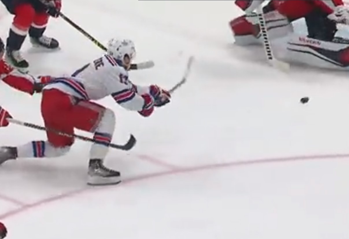 Alexis Lafrenière marque le plus beau but de sa carrière professionnelle