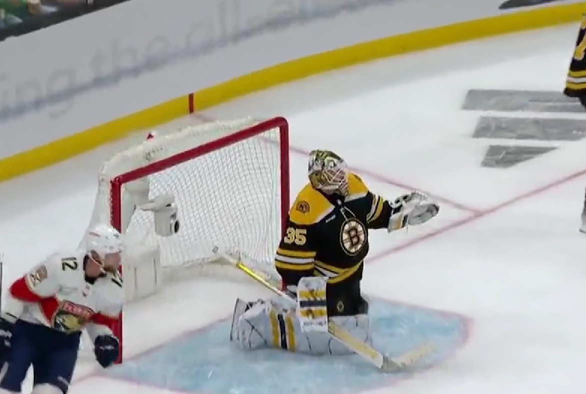 Séries en bref : Les Panthers dominent les Bruins et nivellent la série