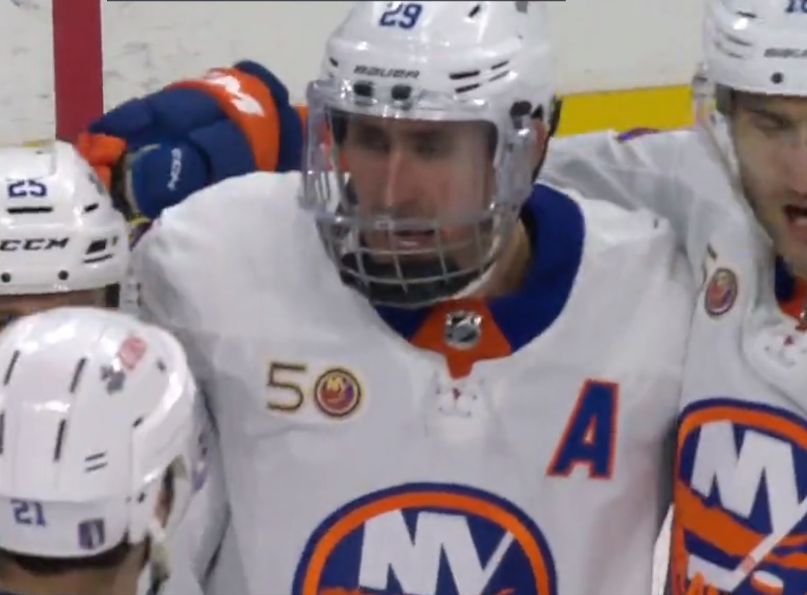 Séries en bref : Les Islanders évitent l'élimination