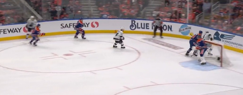 Connor McDavid n'a toujours pas trouvé la recette pour battre Phillip Danault