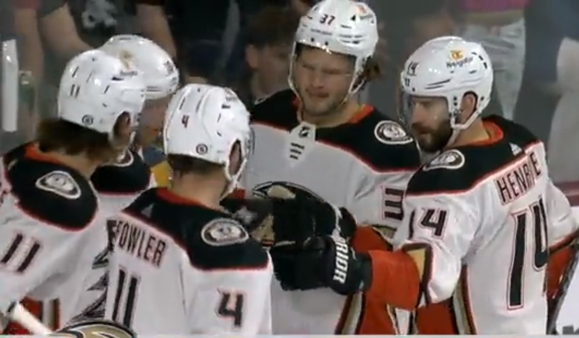 Top-5 : record de temps de glace pour un match de saison de 38:55 pour Cam Fowler
