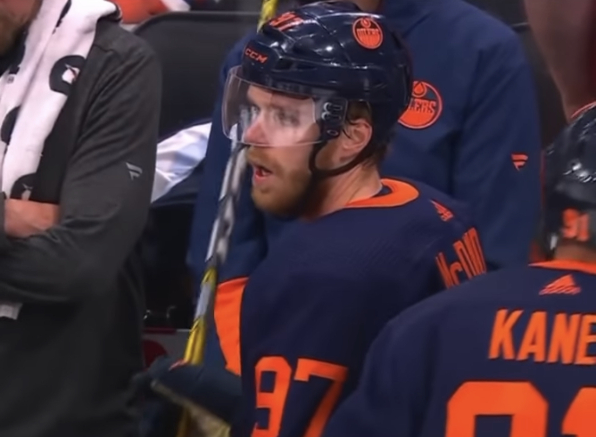 L'entraîneur des Pistons de Detroit est payé à la Connor McDavid