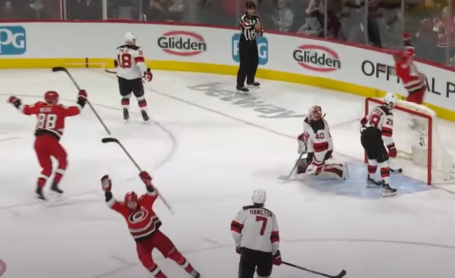 Séries en bref : domination totale des Hurricanes face aux Devils