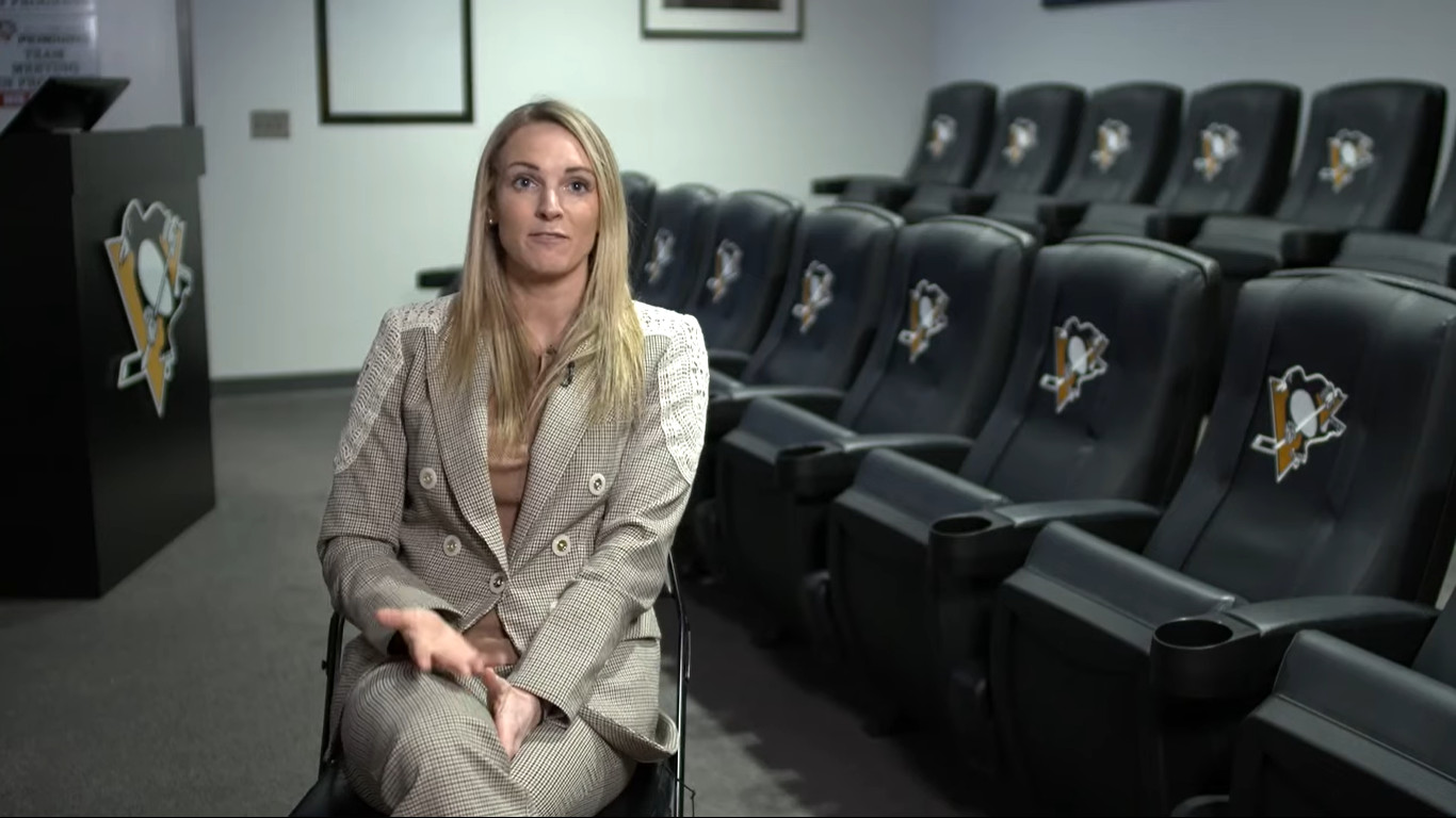 Amanda Kessel, la soeur de Phil, a désormais un rôle important chez les Penguins