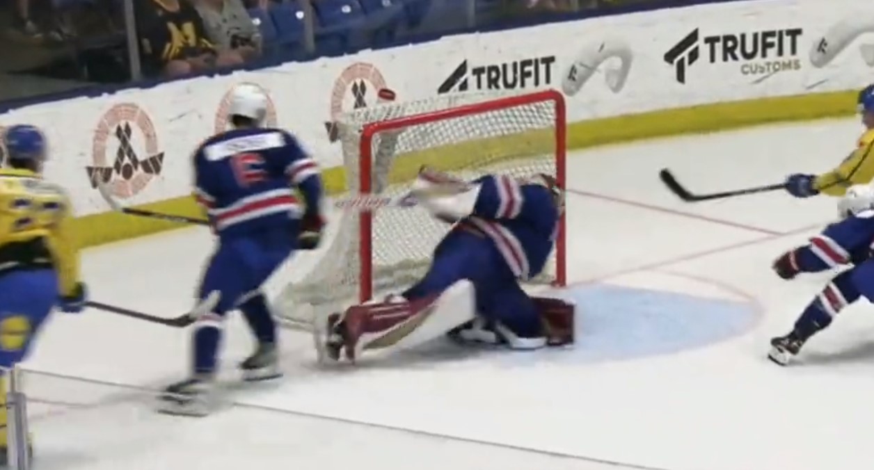 Jacob Fowler malmené à son premier match au camp estival de l'équipe américaine