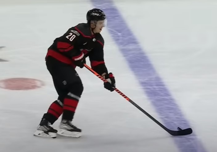 Sebastian Aho fait sauter la banque en Caroline en signant un contrat monstre